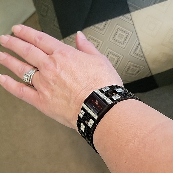 Guess black w/crystals 6.5in watch...Fits like bracelet - Picture 5 of 6